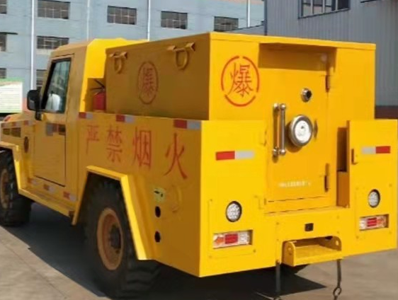 苏仙凯龙爆破器材运输车：保障爆破任务的安全运行
